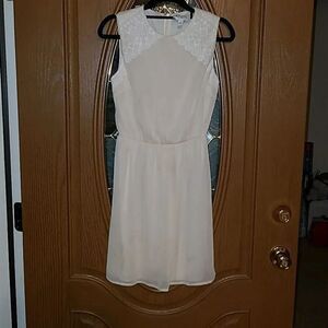 Sabine lace cream dress Sz. XS NWOT